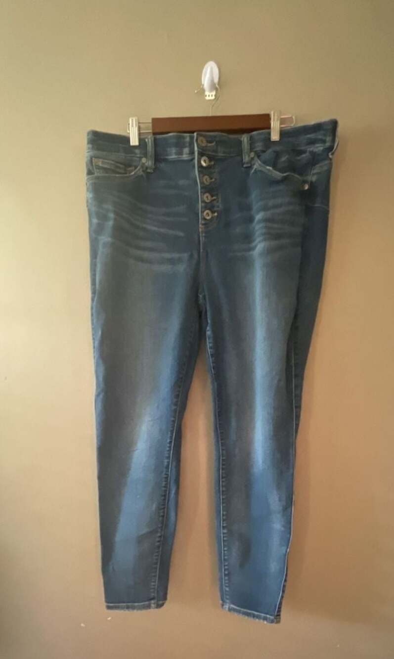 Torrid Bombshell Skinny Super Soft Button Fly Jeans